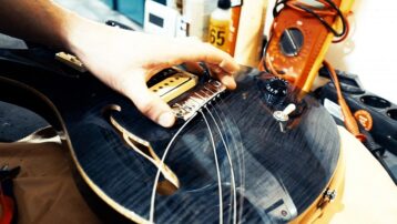 Saitenwechsel an der Gitarre
