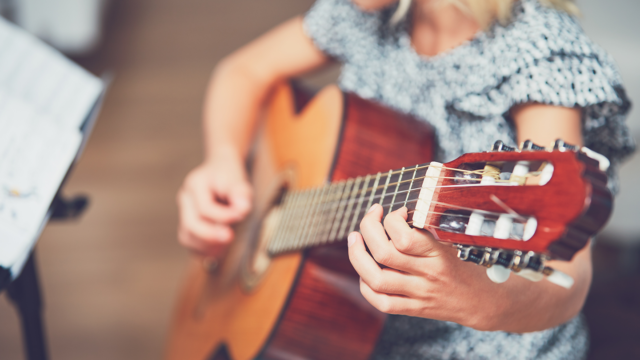 Gitarren für Kinder: passende Gitarre nach Alter und Größe wählen