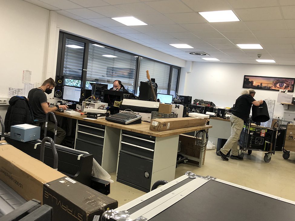 In der Werkstatt für Licht, PA und Video bei Thomann