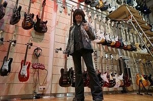 MAB in unserer Gitarrenabteilung