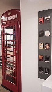 Telefonzelle & Gutscheinwand