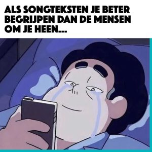 Een tekenfilmfiguur huilt terwijl ze songteksten op hun telefoon lezen, geraakt door de emotionele diepgang van muziek. Ooit het gevoel gehad dat een lied je beter begreep dan mensen?