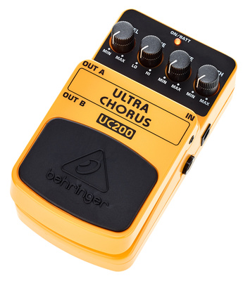 Behringer UC200 chorus pedalas