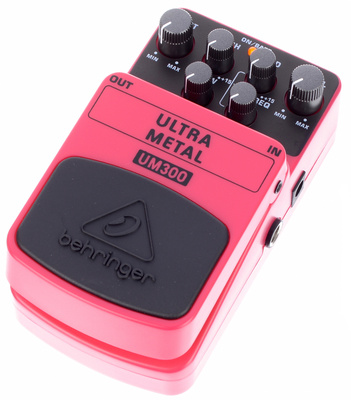 Behringer UM300 distortion pedalas