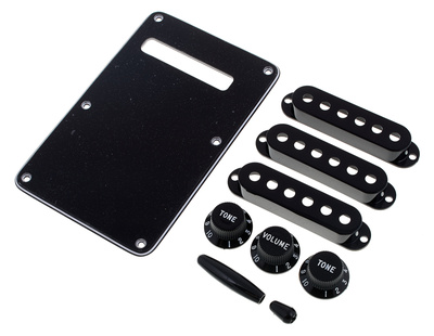Fender Strat Accessory Kit Black garso nuėmėjų dangteliai