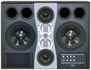 S6X, aktiver Main Monitor, 4-Wege Aktiv Bassreflexlautsprecher, Ausgangsleistung 2 x 500 W rms, 2 x 250 W rms, 1x 250 W rms und 1x 250 W rms, 2 x