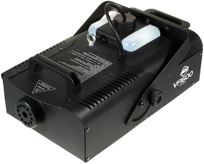 VF1600, mobile DMX-Nebelmaschine mit einer Leistung von 1600 W, hoch effizientes Heizelement für eine schnelle Erwärmung des Nebelfluids ohne