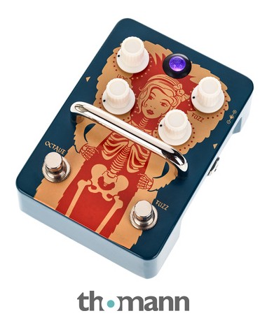 Amazon.com: Orange Fur Coat Vintage Fuzz Guitar Effects Pedal with  Adjustable Octave : Musical Instruments