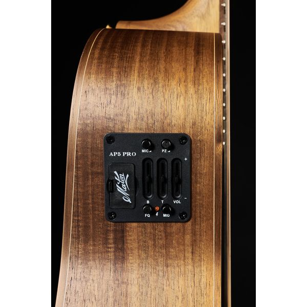 Maton EA80C