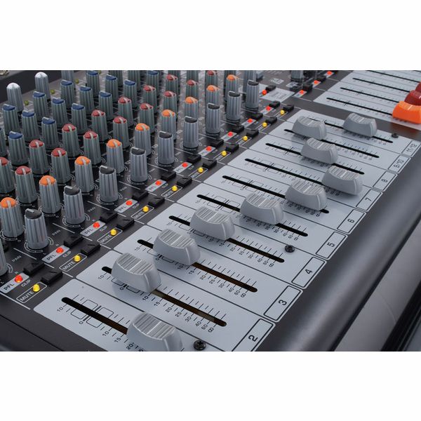 Behringer PMP 4000