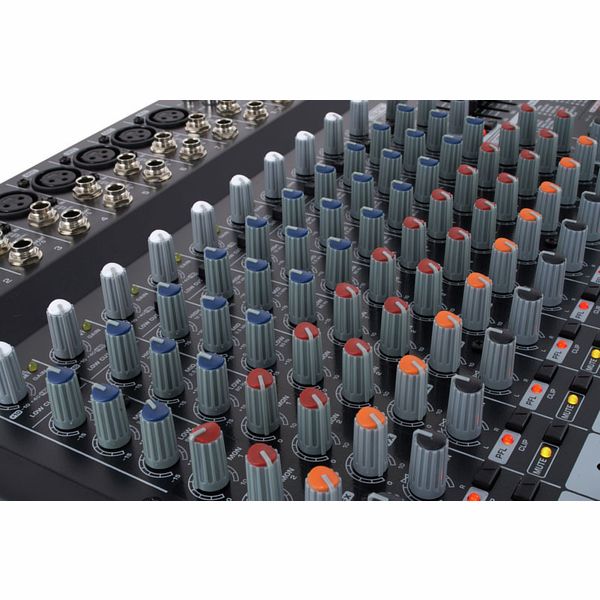 Behringer PMP 4000