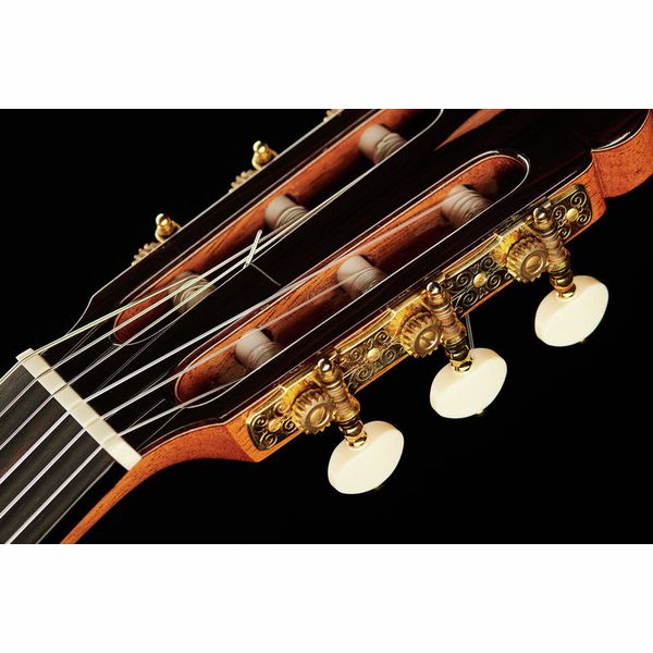 Amalio Burguet Artesano Spruce w/ Case